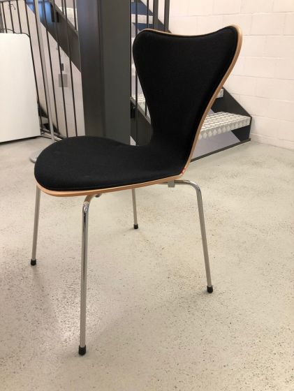 Stuhl 3107 gepolstert schwarz