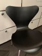 Serie 7 Stuhl ohne Armlehne - schwarz